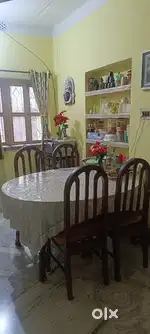 4 seater dining table with chair
