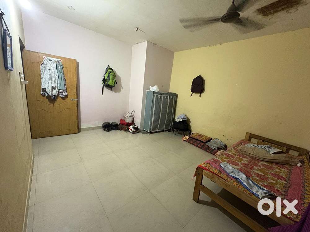 Male Roommate Need Separate Room