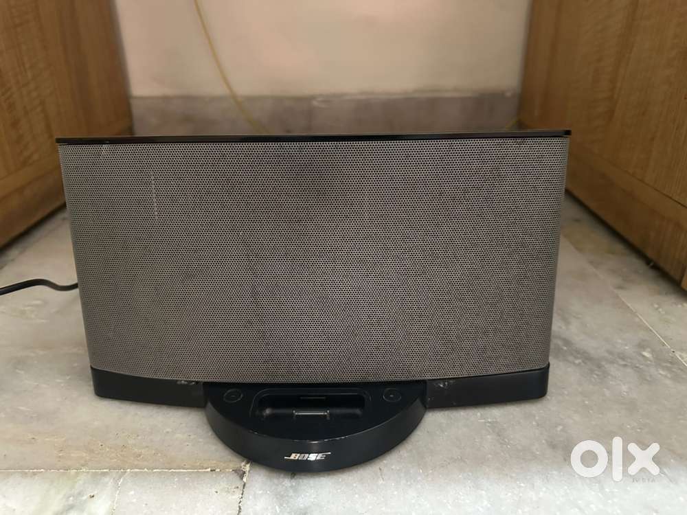 Bose dock systems with Bluetooth along with remote