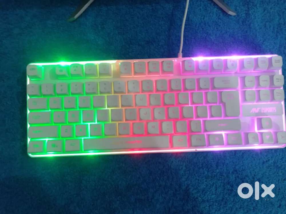 Ant sports MK700V2 gaming keyboard with mechanical keys RGB light