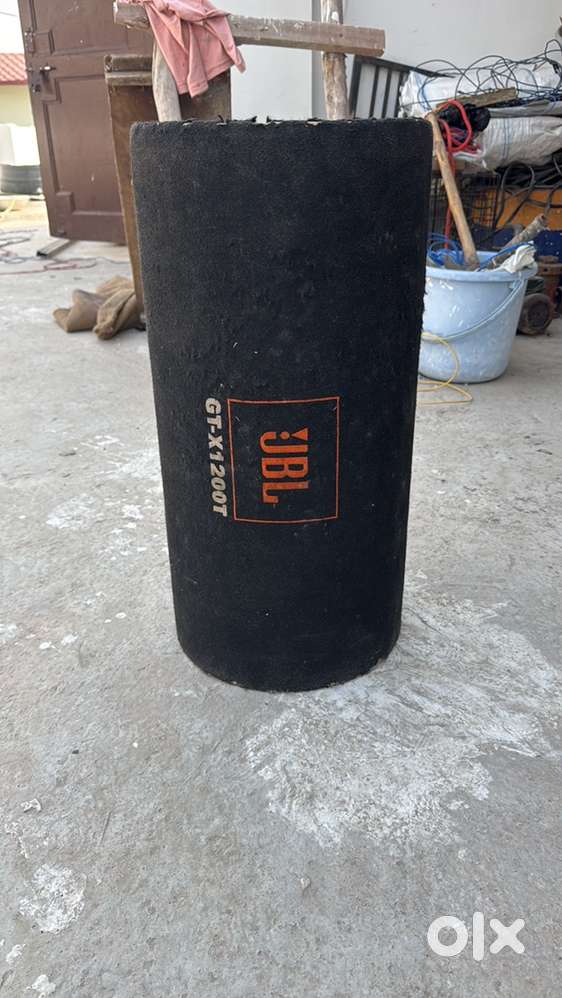 Jbl woofer with peti 1300 watt