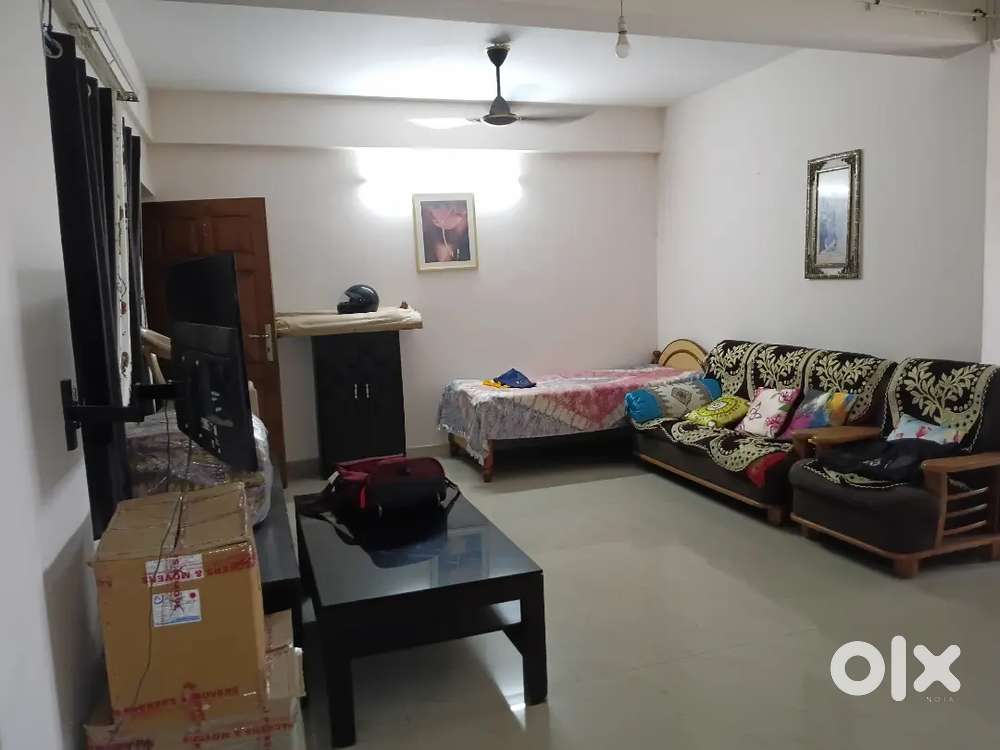 3bhk flat 3floor 55lakh 1490sqf now rent getting 25000rs