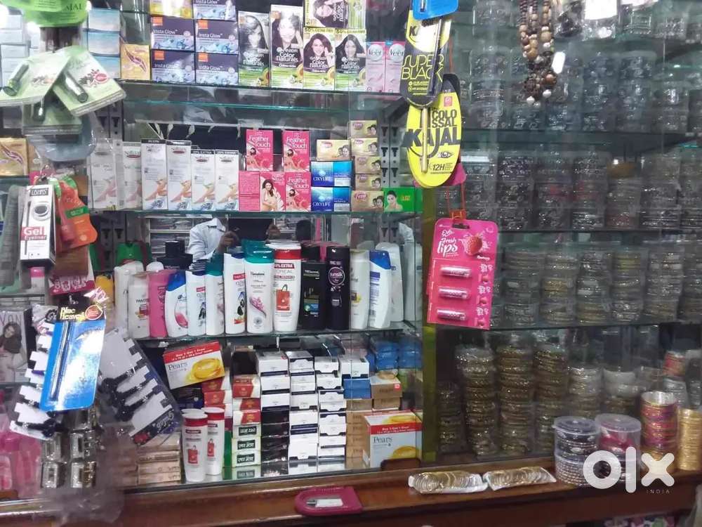 Sell Boy chaiye Cosmetics shop pe