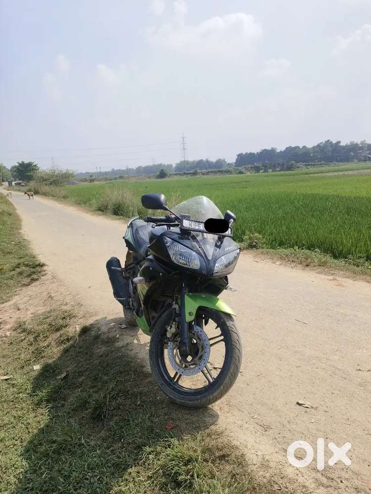 Yamaha R15