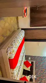 rahna khana free hotel me houskeeping ka kaam he 8 room he
