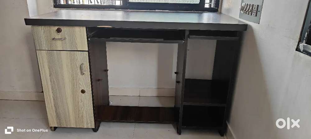 Computer Table for Sell