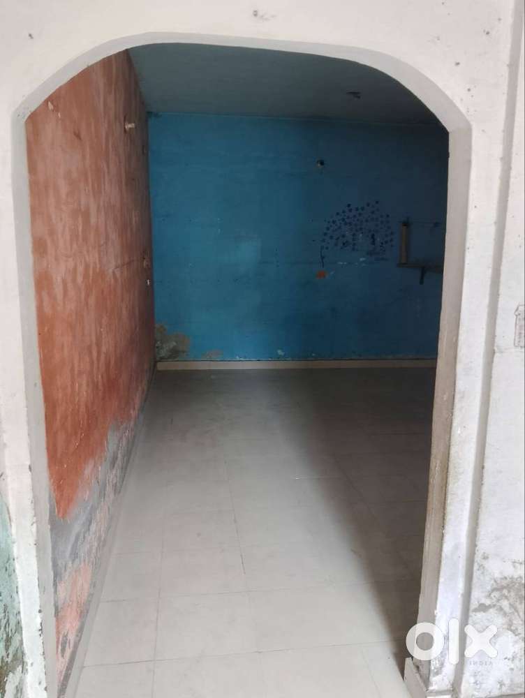 75 gaj House for sale