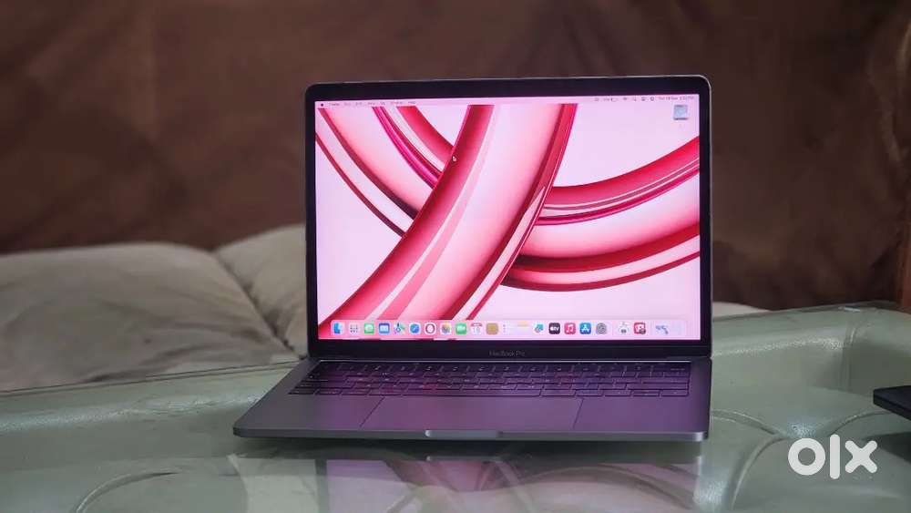 Apple Macbook Pro i5 8gb Ram 512GB Apple SSD 2018Mfd 13inch