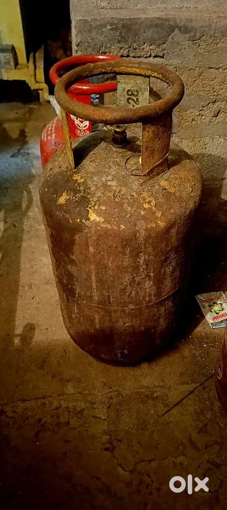 Industrial gas cylinder