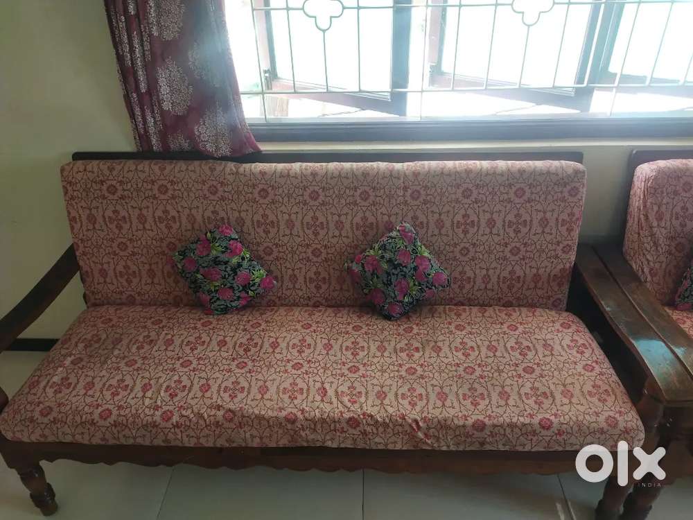 Sofa set 3seater+2singleseaters for sale