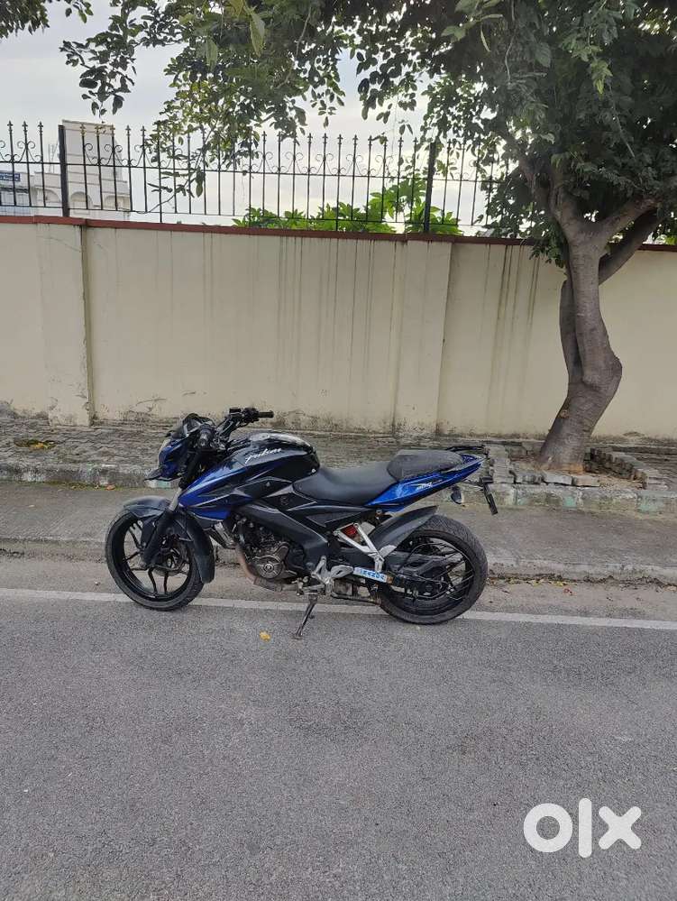 Pulsar Ns200