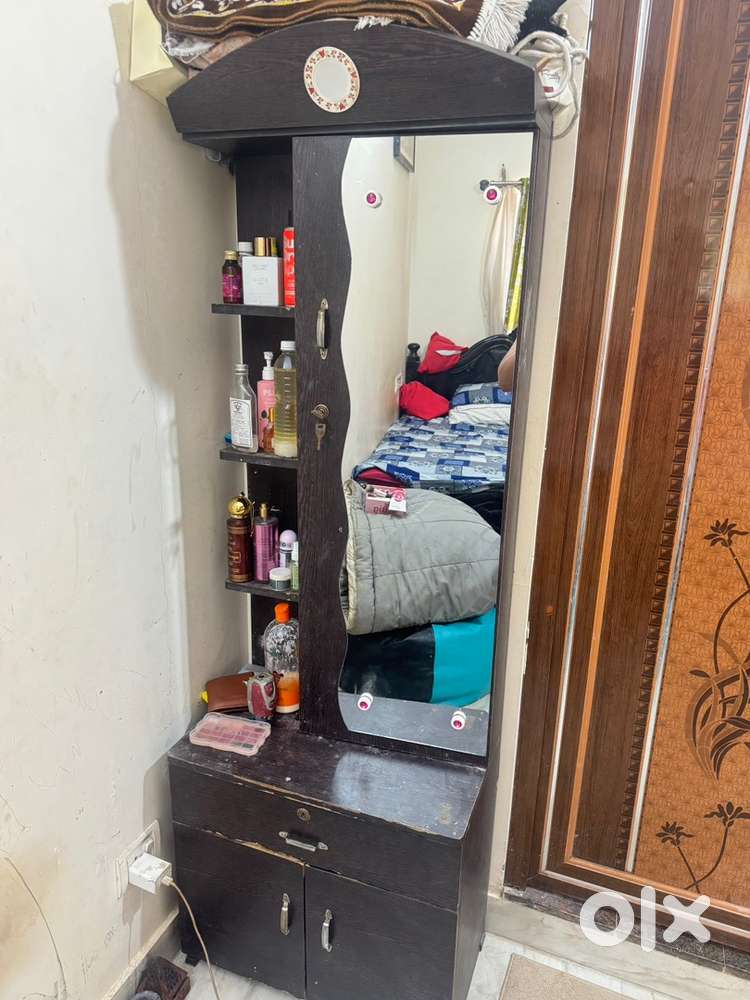 Wooden dressing table