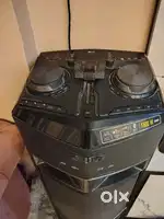 LG PARTY SPEAKER 1800 watts RMS