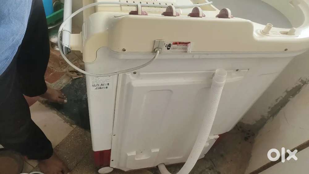 Semi automatic washing machine