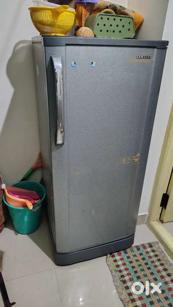 SAMSUNG REFRIGERATOR FOR SALE