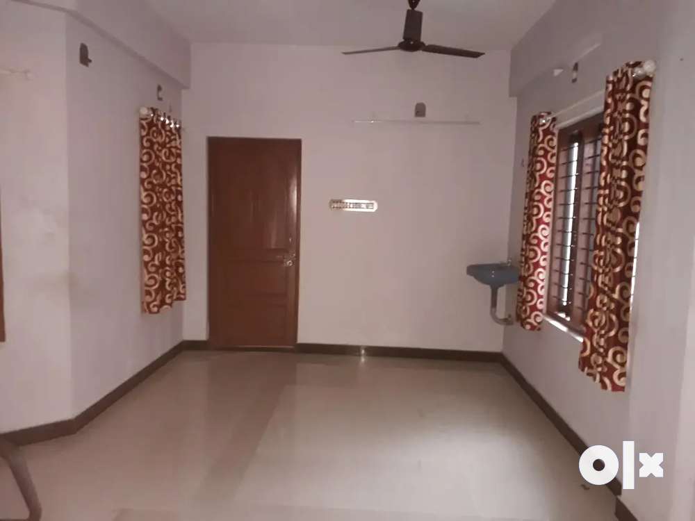 2 BHK 1st Floor Small Car Parking House for Rent at Vanchiyoor Cout
