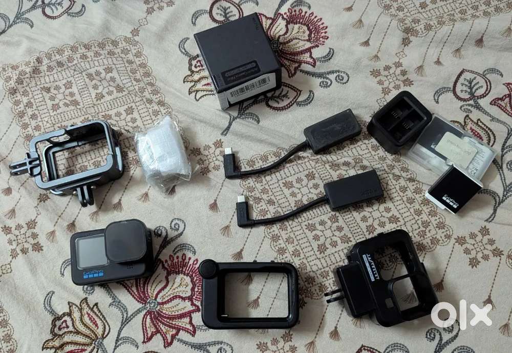GO PRO HERO 10 BLACK WITH COMPLETE VLOGGING ACCESSORIES WORTH 60K+