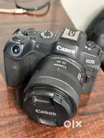 Canon r8 with 24-55 lens