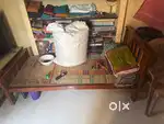 Single coat, samy stand