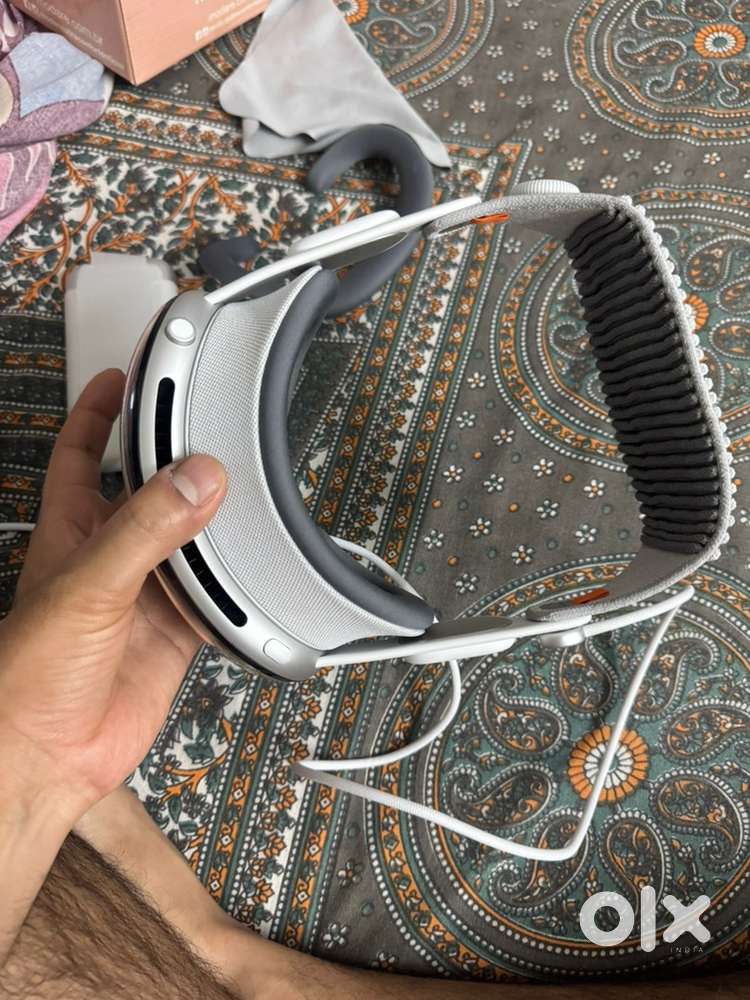 Apple vision pro 256 gb july 2024 sell