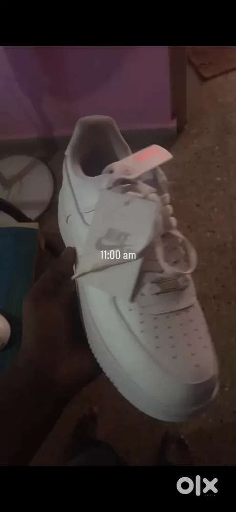 Size 9.5 with no box only shoe