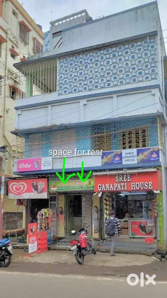 On Main Road Space for shop/ office/ Doctor chamber / Restaurant