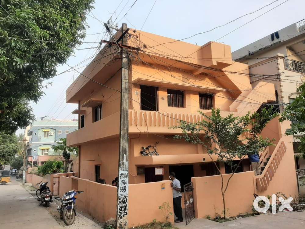 150sq yard G+1 building for sale