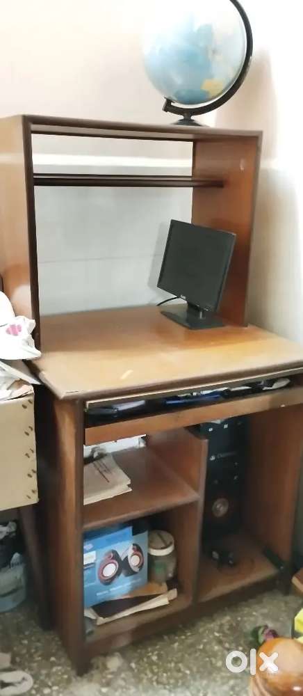 Computer table/ study table