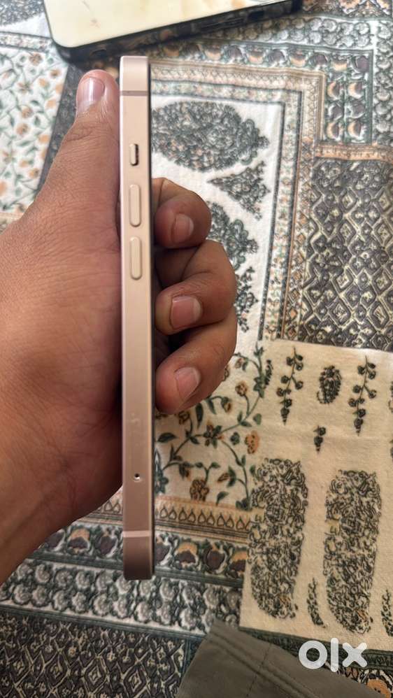 13 128 gb light pink colour