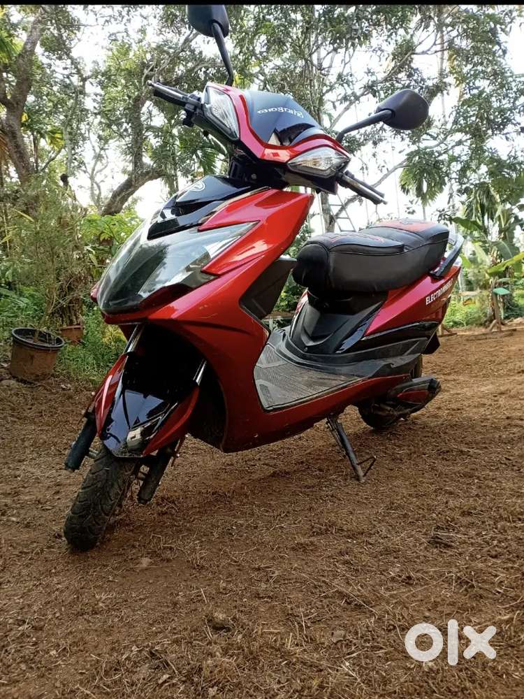 ELECTROWHEELZ  SCOOTER