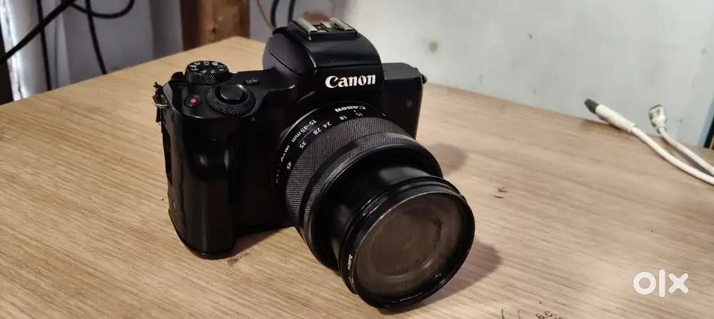 Camera Cannon m 50
