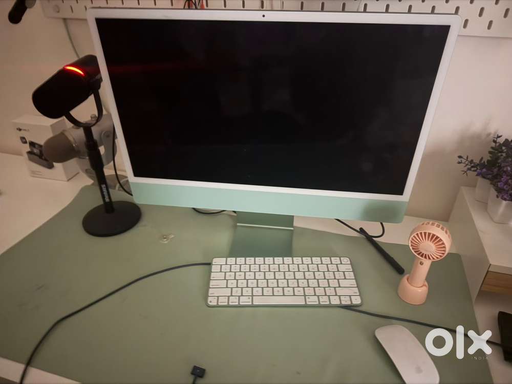 iMac 24 inch with Retina 4.5k display apple m1 chip 256 gb green