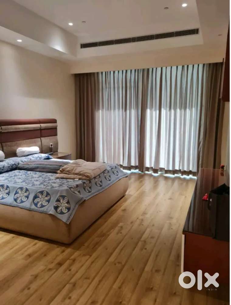 Fully furnished AC ROOMS GEASER ALMIRAH DOUBLE BED ALL FACILITIES