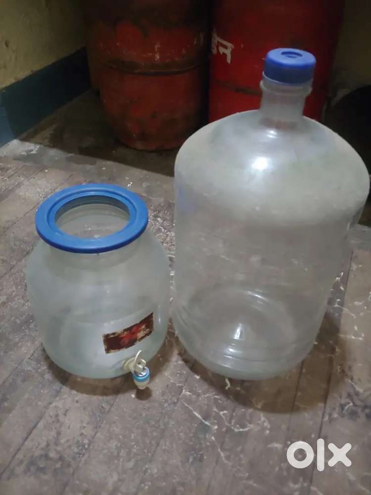 Water dispenser with 20L can