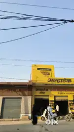 I m driver  kisi ko personal driver chahie to sampark Karen