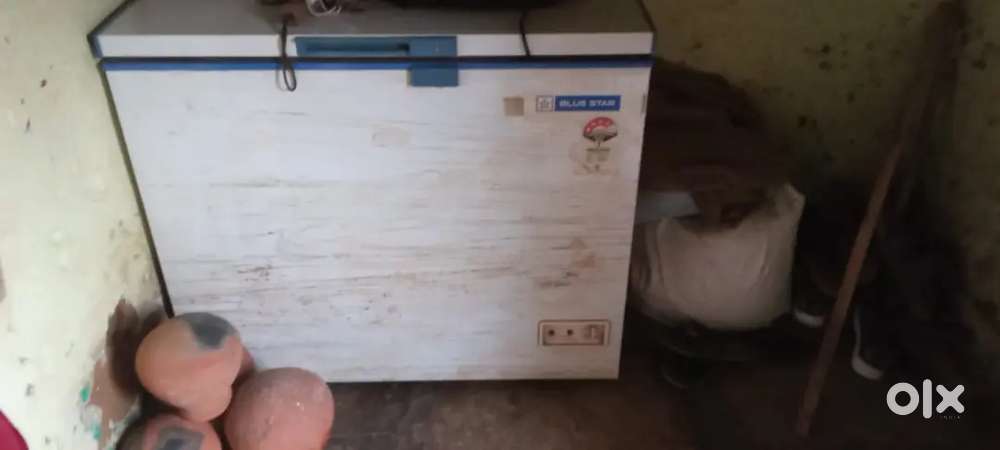 Single door bottle freezer