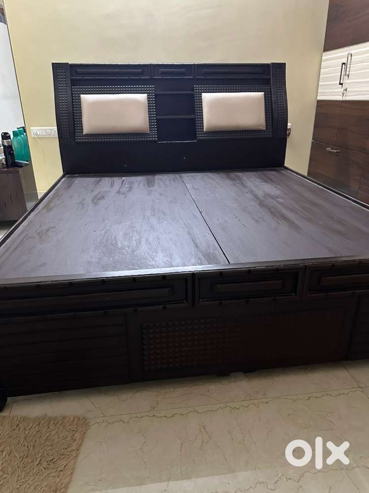 King size used cot for sale