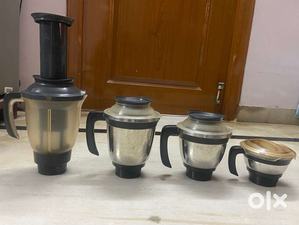 Butterfly mixer jars