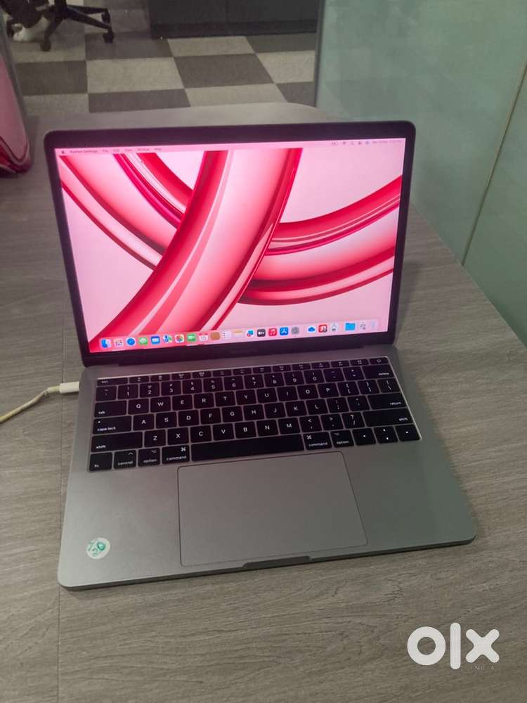 Apple MacBook Pro 13inch i5 A1708 2017 Patch seems in Black Screen