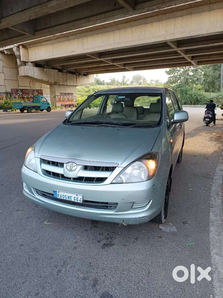 Toyota Innova 2006 Dec model for sale.