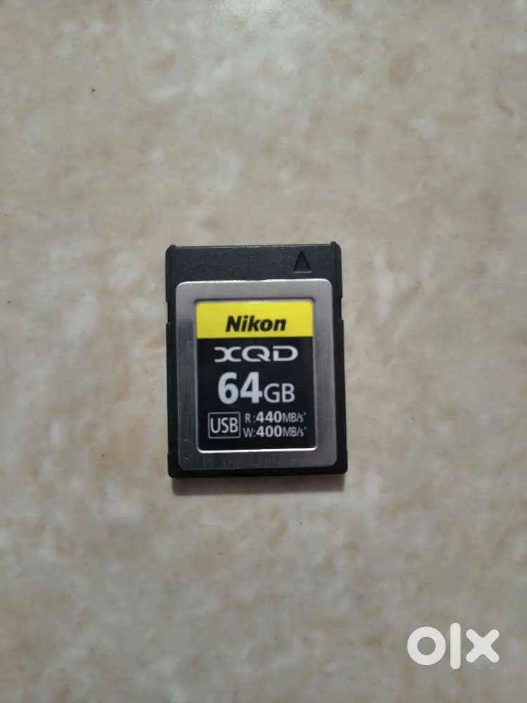 Nikon xqd card and card rider