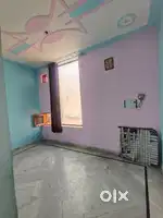 Newly painted 3 bhk flat, many single rooms also.park location