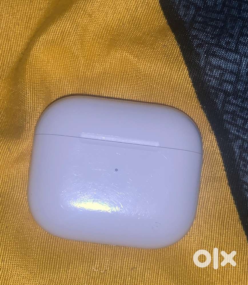 Apple Airpod 3rd Generation with lighting charging case