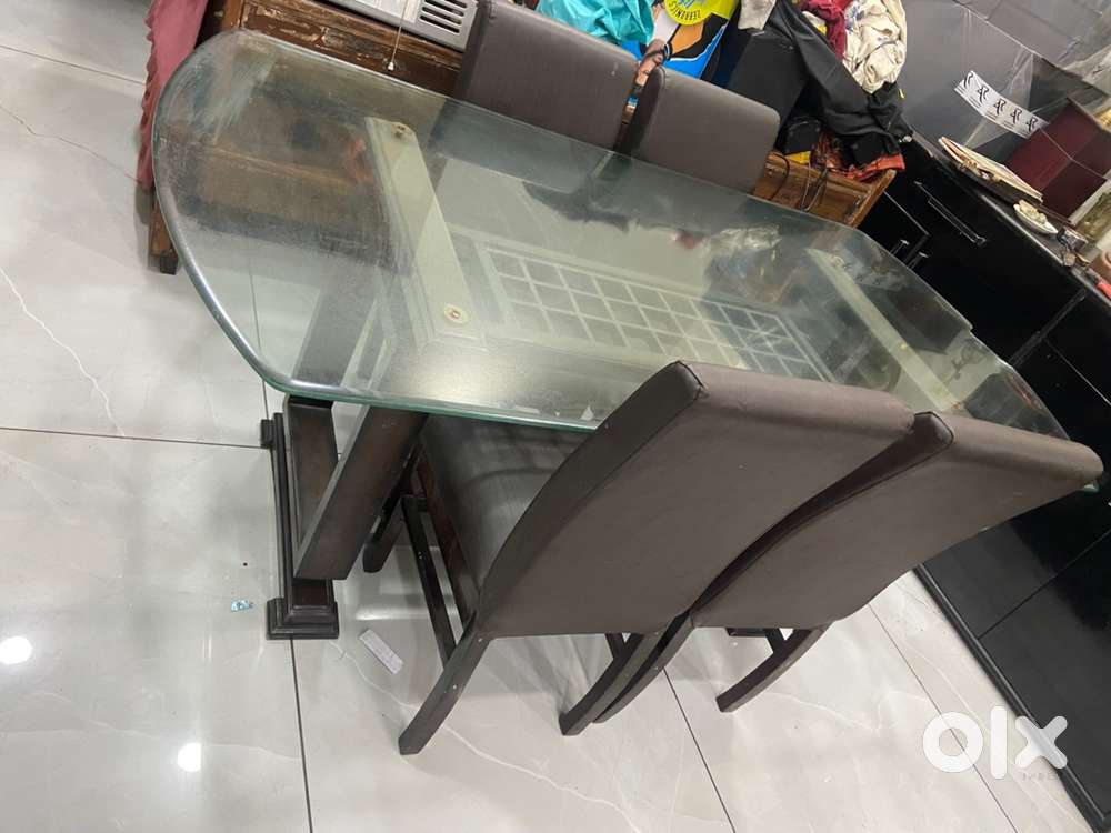 6 Seater dining table