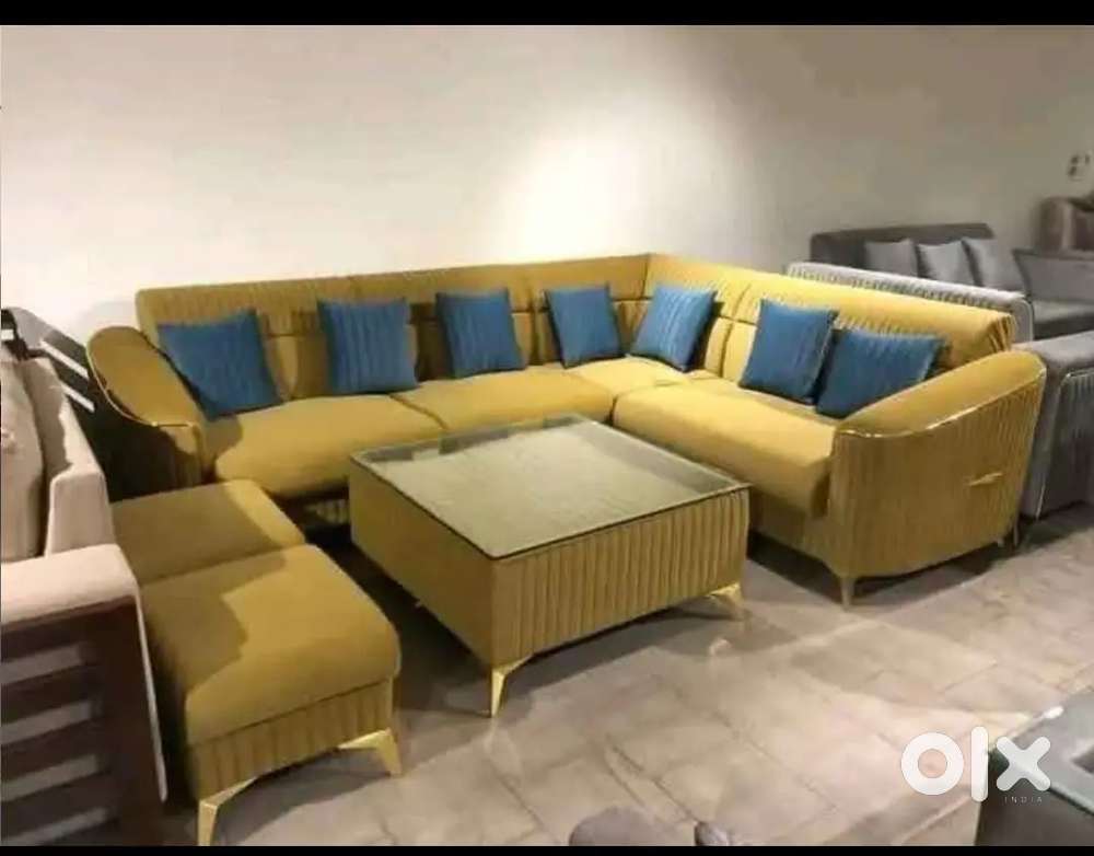 New luxury sofa set center table with 2 puffy and pillow