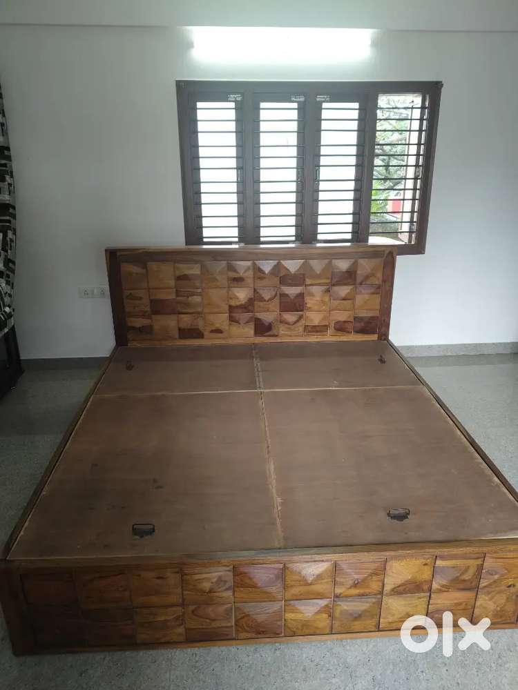 Royal Oak King size bed
