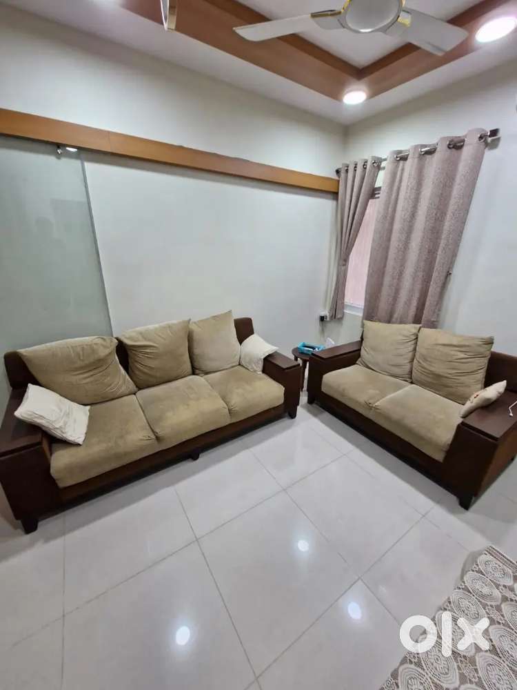 SOFA 3 +2 seater for immediate sale