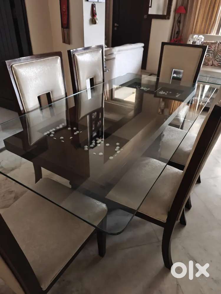 Dining set in almost new condition.