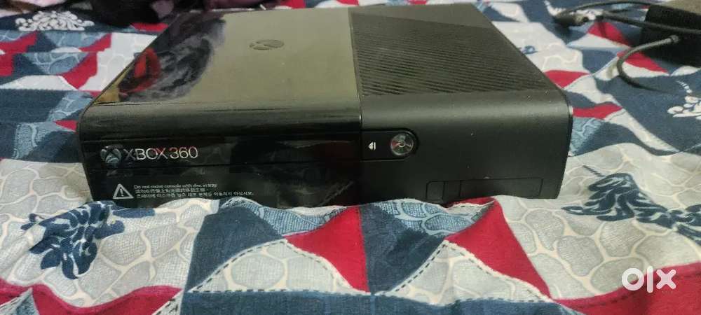 Xbox 360  (Microsoft X Box Video Game Console)