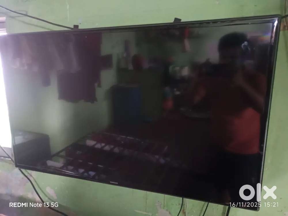 Sumsung inch  inches tv hai 1 year purani